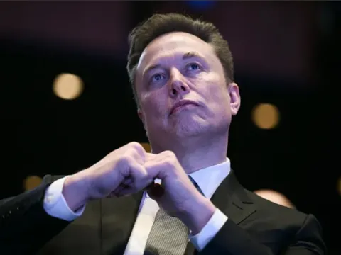 Tỷ phú Elon Musk tiên đoán ﻿thế giới cũ sắp khép lại, một 'cơn sóng thần siêu nhanh' có thể thay đổi tương lai nhân loại