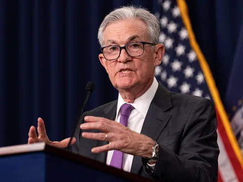 Cựu Chủ tịch Fed Jerome Powell gióng hồi chuông cảnh báo nước Mỹ
