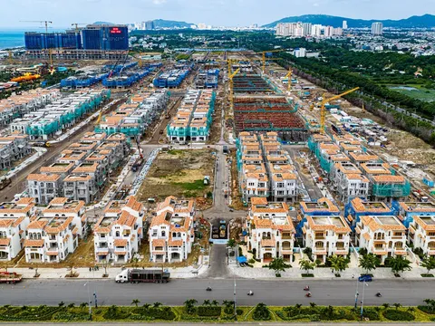 Hàng trăm căn nhà phố, biệt thự sắp hoàn thiện, Blanca City 'thay da đổi thịt' sau hơn một năm