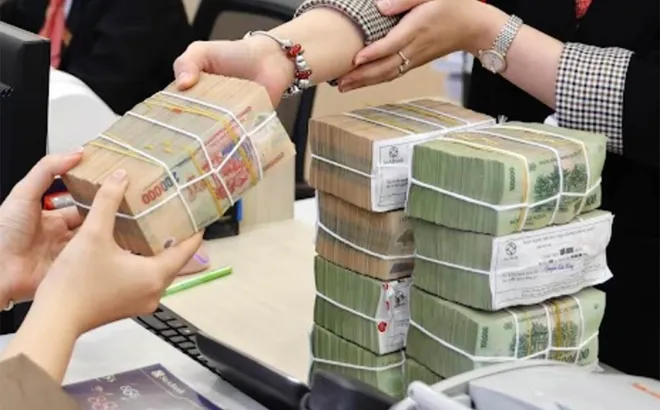 Gửi tiết kiệm nóng trở lại, lãi suất cao nhất gần 10%/năm