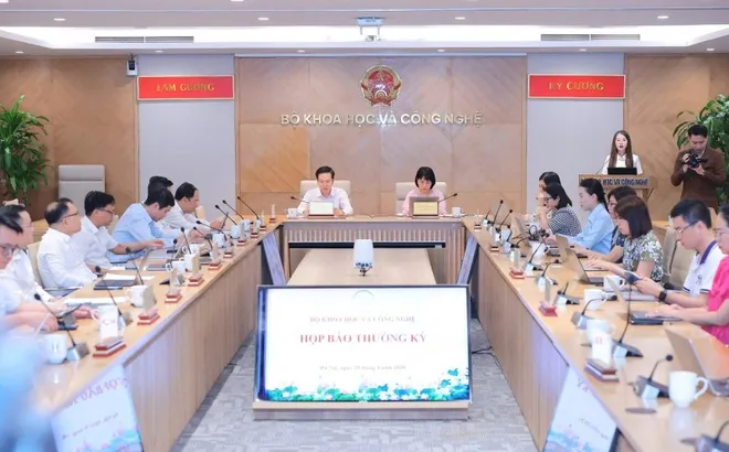 Doanh thu công nghiệp công nghệ số đạt hơn 622.000 tỷ đồng trong tháng 4