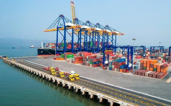 Xuất khẩu tăng tốc nửa đầu tháng 8/2026