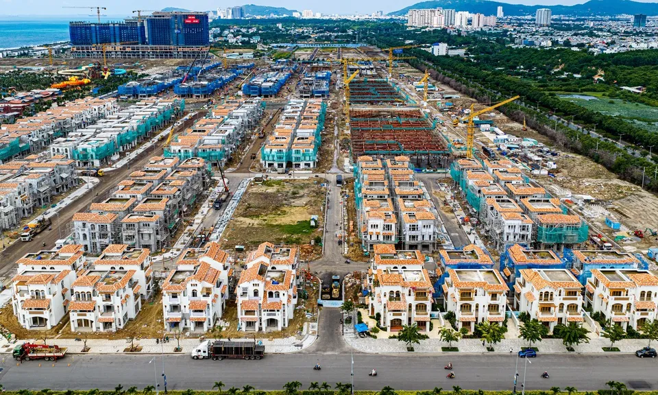 Hàng trăm căn nhà phố, biệt thự sắp hoàn thiện, Blanca City 'thay da đổi thịt' sau hơn một năm